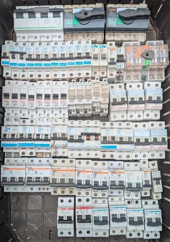 Diverse zekeringen 6A, 10A, 16A, 20A, 25A, 32A, 40A, 63A, Doe-het-zelf en Bouw, Ophalen of Verzenden