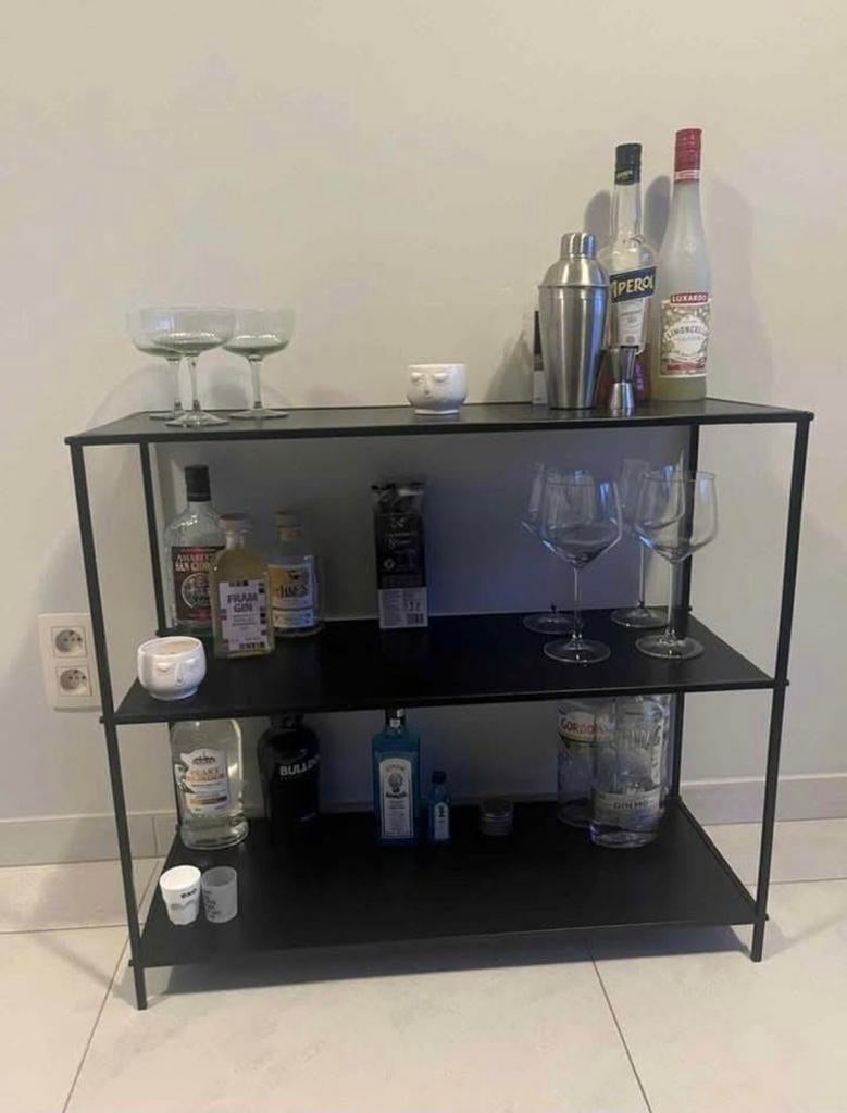 Meuble de bar 
Largeur 80 cm 
Hauteur 70 cm, Maison & Meubles, Armoires | Vitrines, Enlèvement, Comme neuf
