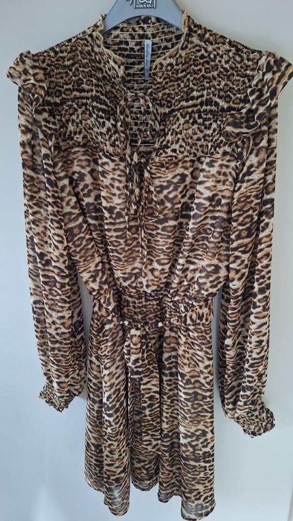 Kort tijgerprint jurkje met ruches in maat TU, Kleding | Dames, Jurken, Ophalen of Verzenden, Zo goed als nieuw