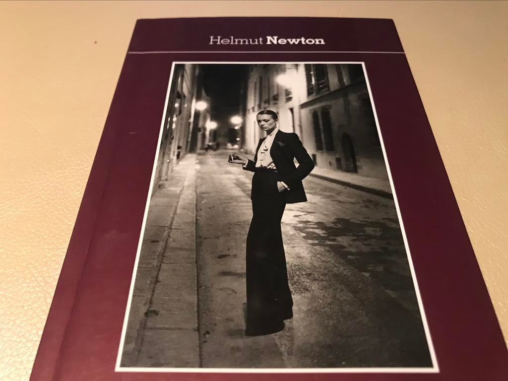 Photos Helmut Newton 100 pages, Livres, Enlèvement ou Envoi, Comme neuf, Photographes