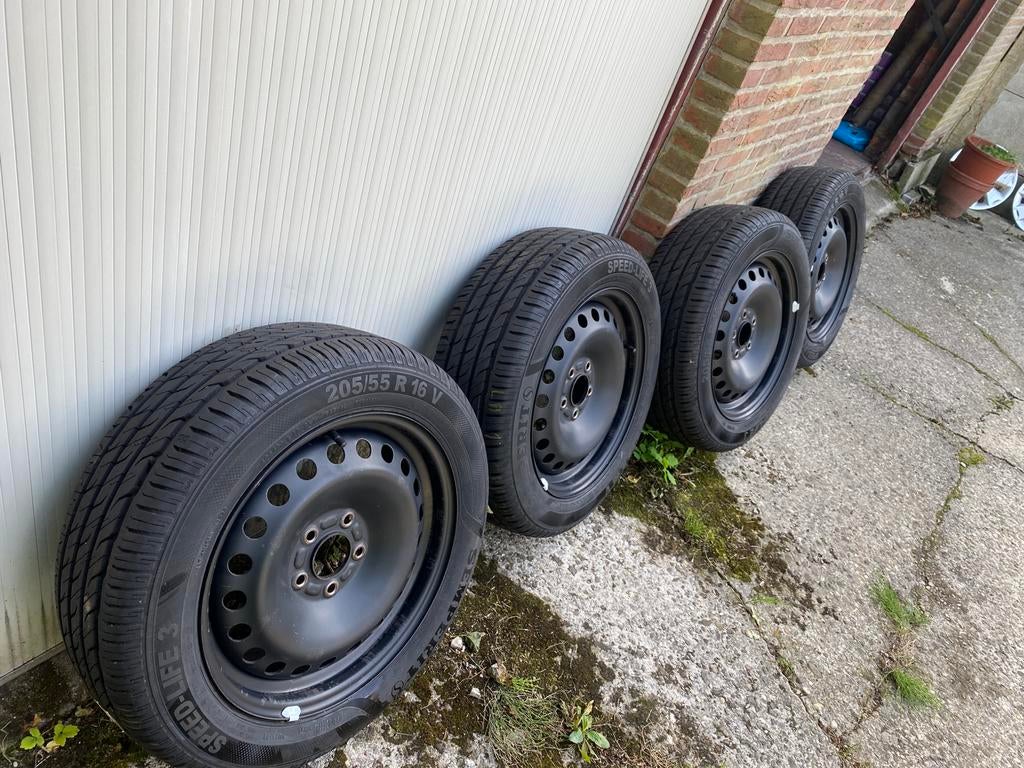 Banden met velgen 205/55R16, Ophalen, Zo goed als nieuw