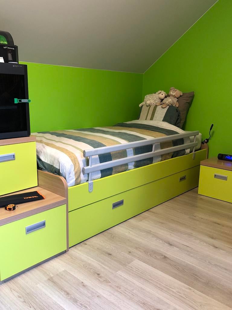 Kinderslaapkamer, 2 bedden, trapje en kleerkasten, Huis en Inrichting, Ophalen, Gebruikt, Eenpersoons, Tijdloze kinderkamer