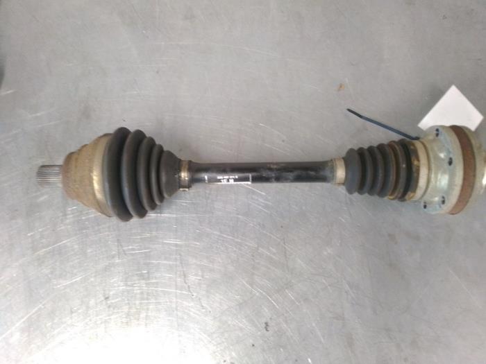 Aandrijfas links-voor van een Skoda Superb, Auto-onderdelen, Remmen en Aandrijving, Gebruikt, 3 maanden garantie, Ophalen of Verzenden