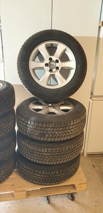 winterbanden + originele velgen Volvo XC70 / V70 / V60, Auto-onderdelen, Ophalen, Winterbanden, Velg(en)