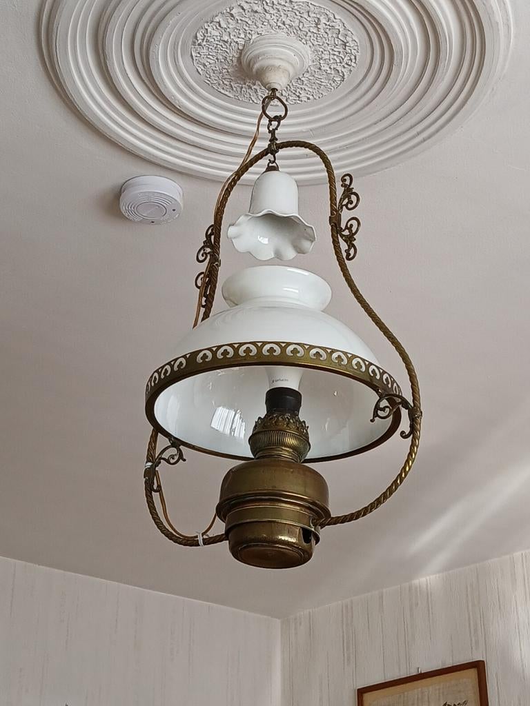 Antieke luster met opaline, Ophalen