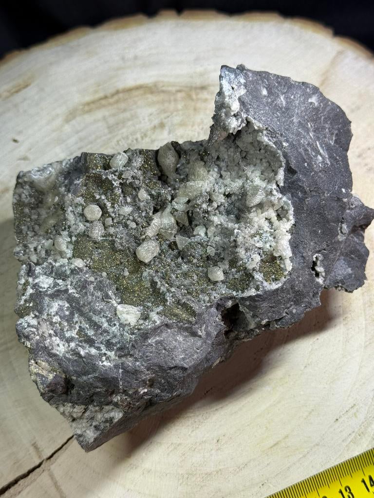 Pierre minérale naturelle avec calcite et marcassite, Collections, Minéraux & Fossiles, Enlèvement ou Envoi
