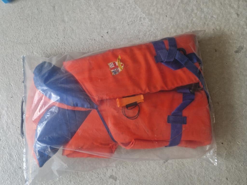 Gilet de sauvetage enfant femme small, Sports nautiques & Bateaux, Vêtements nautiques, Enlèvement ou Envoi, Neuf, Gilet de sauvetage ou Brassière