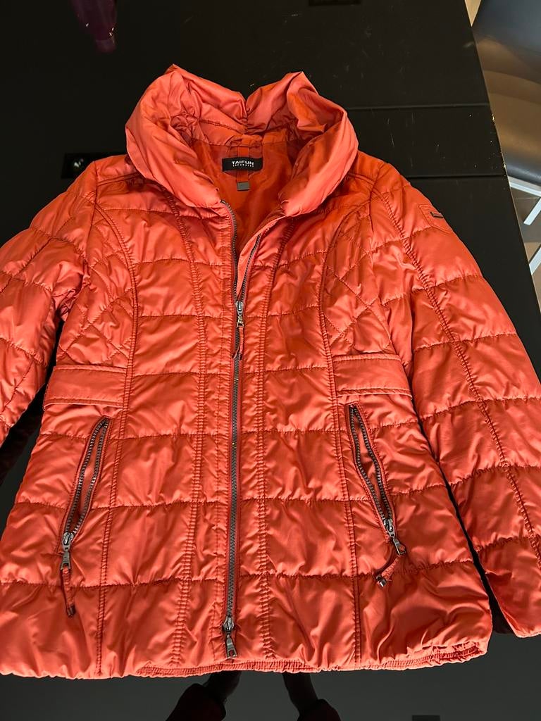 Damesjas Taifun mt 40 donker oranje, Maat 38/40 (M), Oranje, Ophalen of Verzenden, Zo goed als nieuw