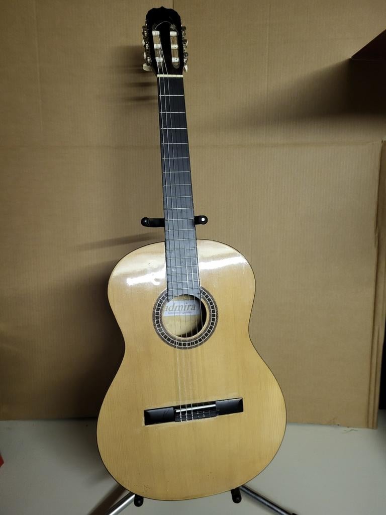 Admira « Guitare espagnole » A20, Musique & Instruments, Instruments à corde | Guitares | Acoustiques, Enlèvement, Comme neuf