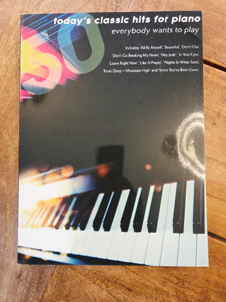 BOEK: Today's classic hits for piano, Boeken, Muziek, Ophalen, Instrument, Diverse auteurs, Zo goed als nieuw