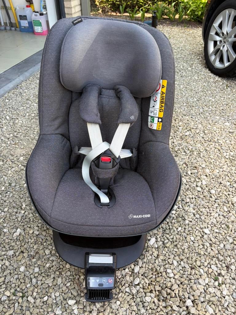 Maxi Cosi autostoel 2 way fix met basis, Ophalen, Verstelbare rugleuning, Gebruikt, 0 t/m 18 kg