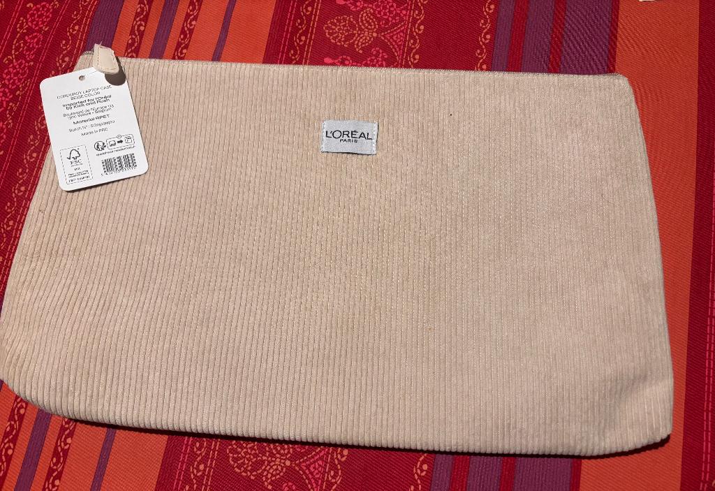 Housse d'ordinateur portable, Ophalen of Verzenden, 16 inch, Nieuw, L'Oréal