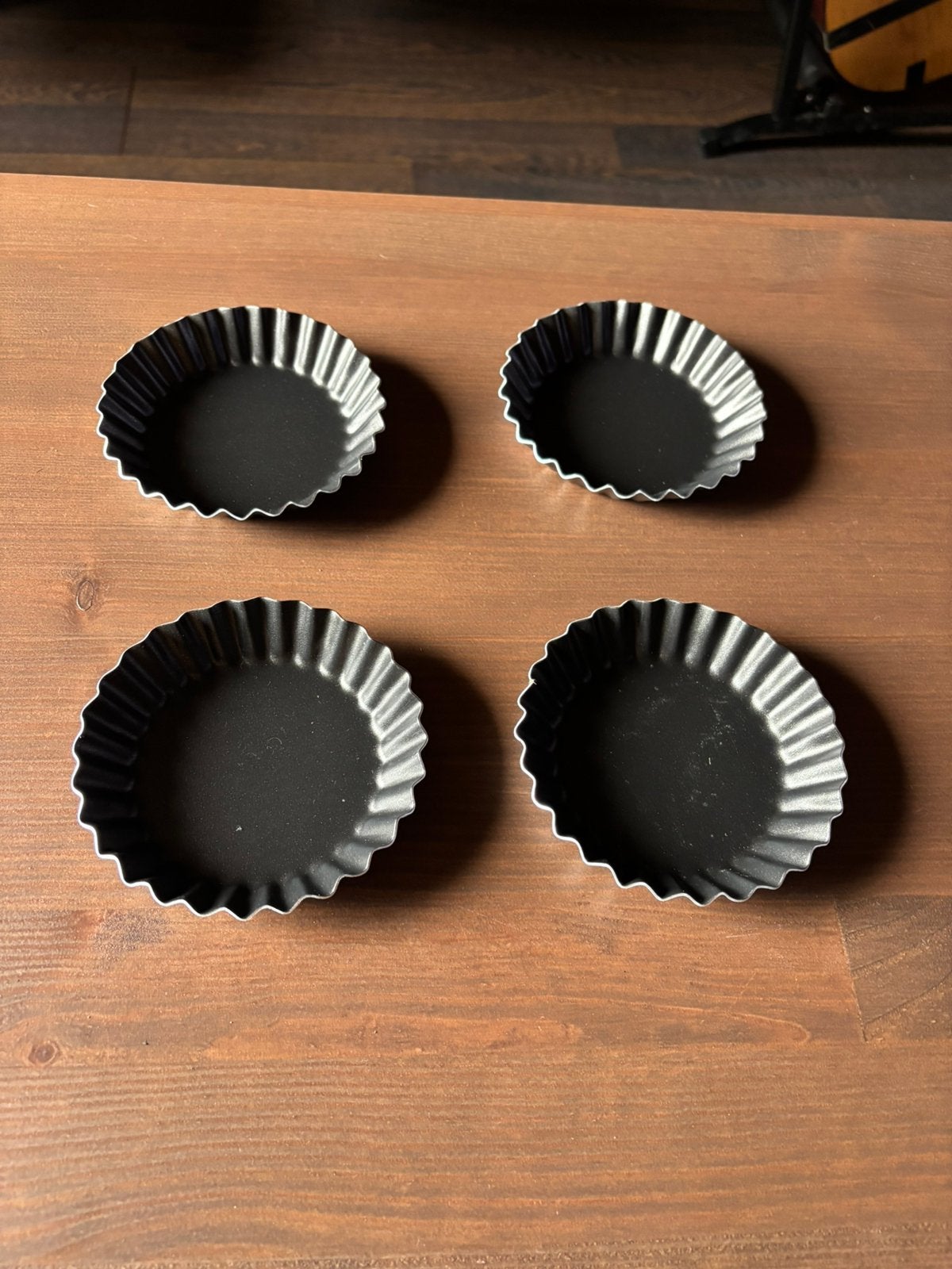 4 moules an tartelettes, Enlèvement ou Envoi, Comme neuf