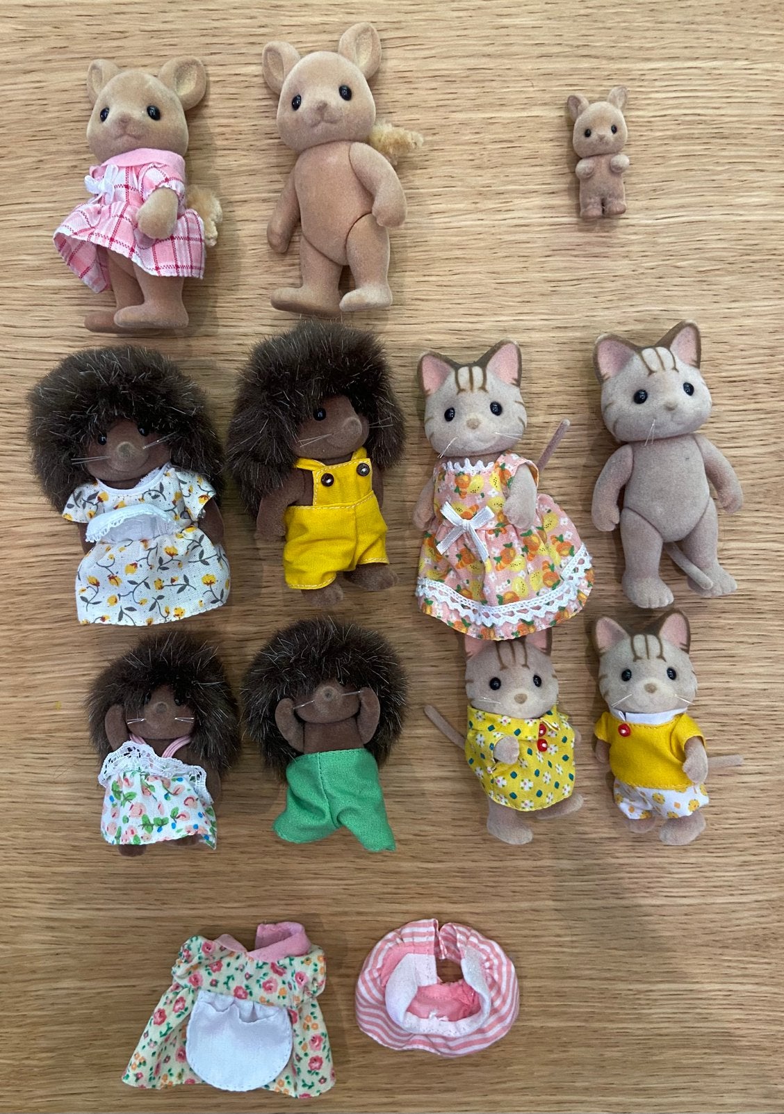 Onze figurines Sylvanian, Enlèvement, Comme neuf