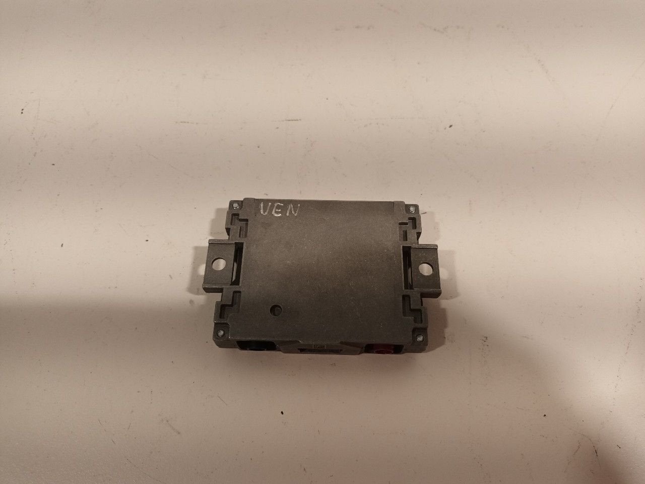 Antenne versterker Audi A4, Enlèvement ou Envoi, Van der Ven Autorecycling B.V., Onderdelen@venauto.nl, Ettenseweg 76, 4706 PB Roosendaal, The Netherlands