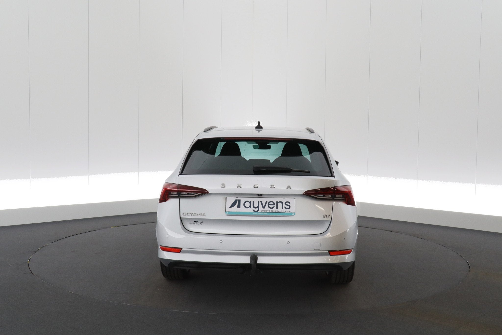 (2BBG974) SKODA OCTAVIA COMBI, Auto's, Stof, Gebruikt, https://public.car-pass.be/vhr/f3bd5cfe-beef-4038-8b49-f2f445fdb483, Plug-in hybride