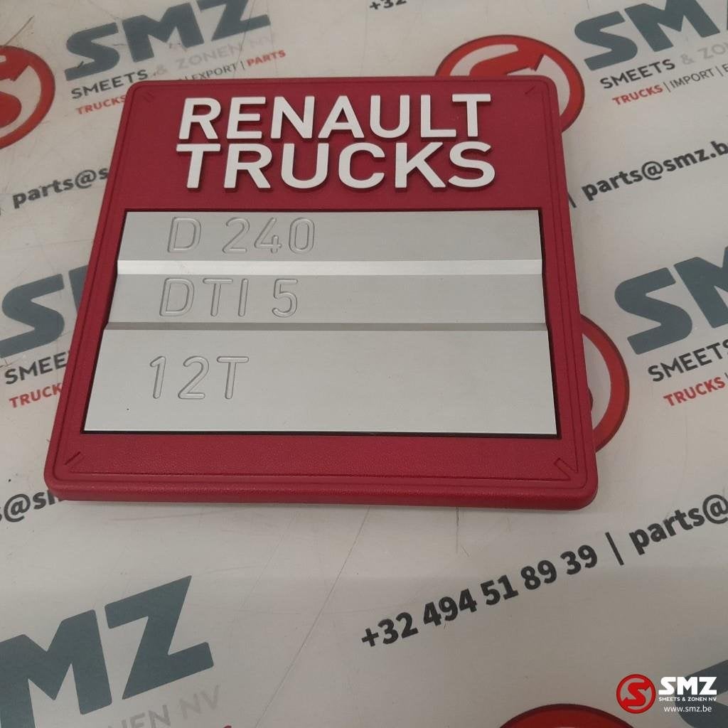 Occ emblème de cabine gauche D240 DTI5 Renault, Utilisé, Renault, Autres pièces automobiles