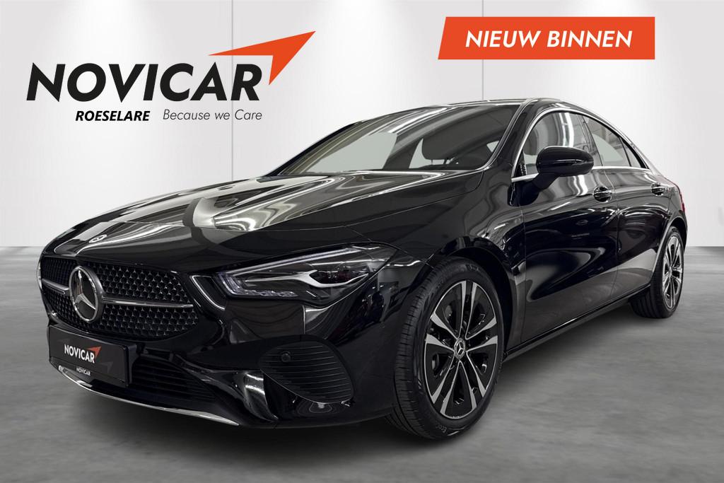 Mercedes-Benz CLA-klasse CLA 200, Auto's, Stof, Zwart, 4 cilinders, 1586 kg