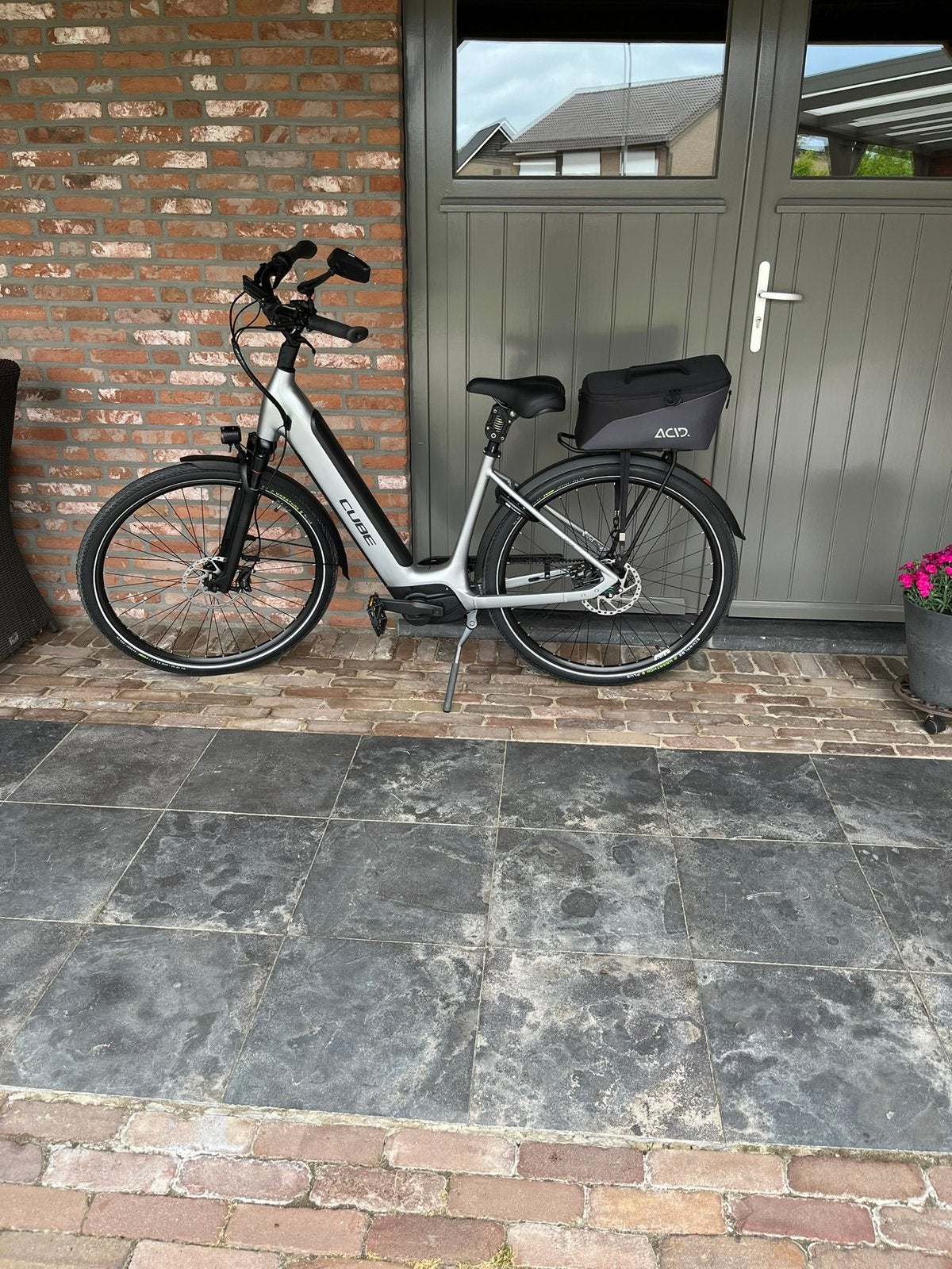 Elektische damesfiets boschmotor merk cube, Vélos & Vélomoteurs, Vélos électriques, Comme neuf, Cube, 47 à 51 cm, 50 km par batterie ou plus