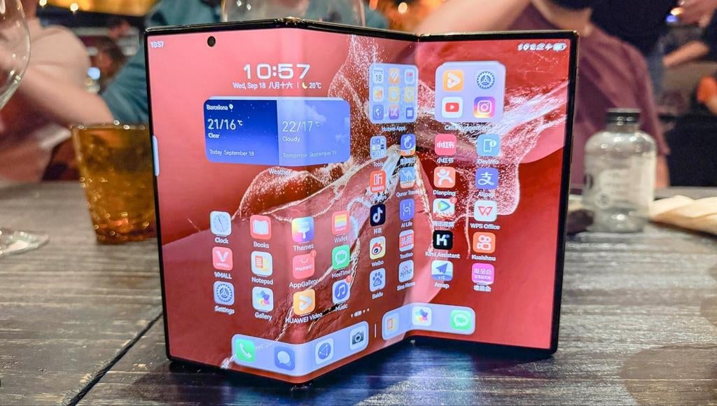 Huawei mate XT trifold, Ophalen
