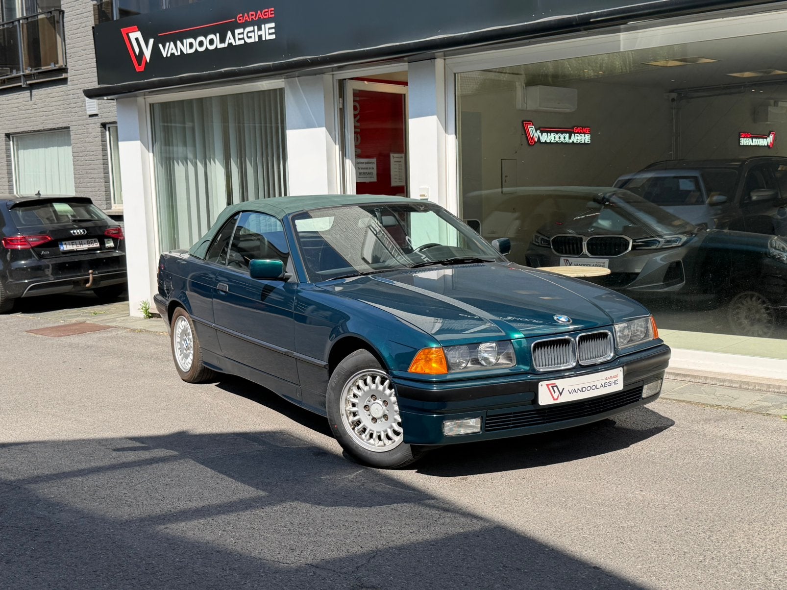 BMW 320i Cabrio - Lederen Sportzetels, Auto's, BMW, 4 zetels, Achterwielaandrijving, 1435 kg, Lederen bekleding