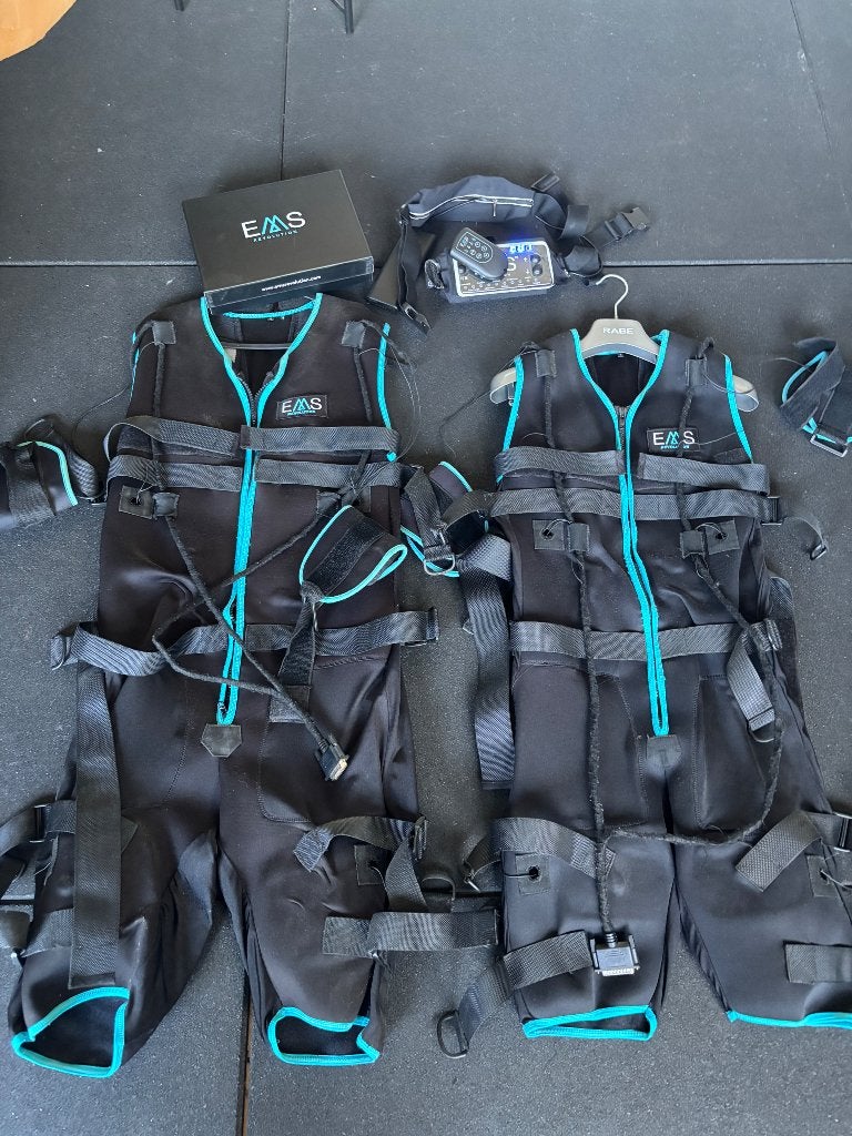 2 combinaisons EMS pour electro-stimulation, Sports & Fitness, Enlèvement ou Envoi, Synthétique, Utilisé, Autres types
