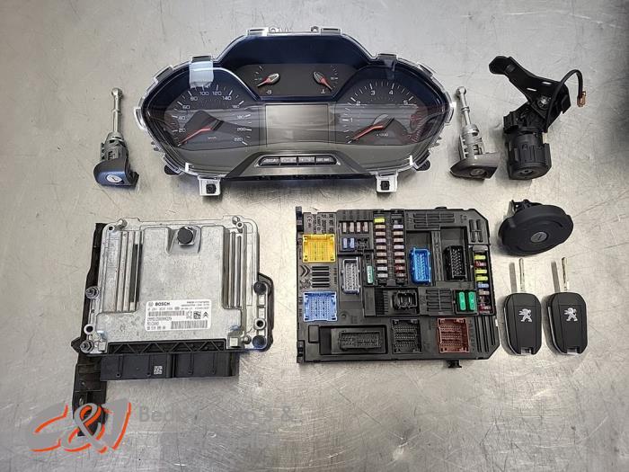 Serrure de contact + ordinateur d'un Peugeot Partner, -, 3 mois de garantie, Utilisé, -