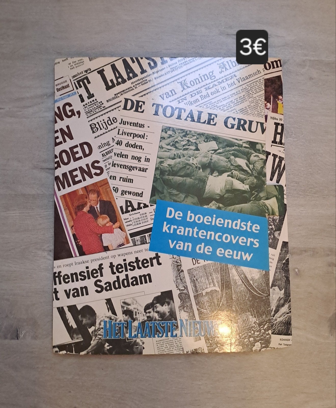 Het volk verzamelmap met 10 krantjes, Boeken, Catalogussen en Folders, Ophalen of Verzenden, Zo goed als nieuw