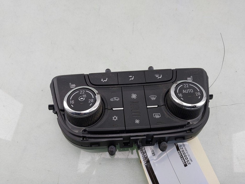 BEDIENINGSPANEEL VERWARMING Mokka / Mokka X (|39081560|), Gebruikt, Opel, Continental AG, Continental-Plaza 1
30175  Hannover, DE