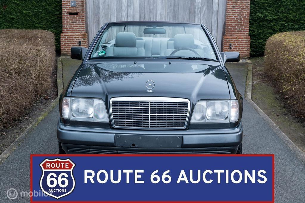 Mercedes-Benz E220 Cabriolet | 1994 | Route 66 Auctions, Auto's, Zwart, Mercedes-Benz, Bedrijf, Handgeschakeld