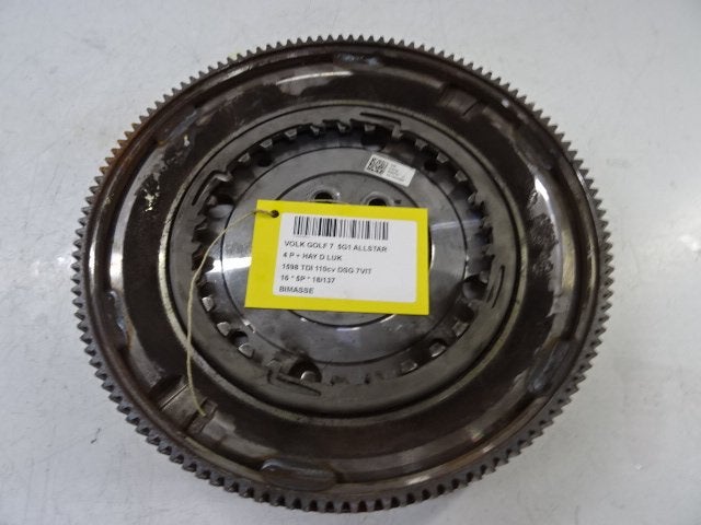VLIEGWIEL DUBBELE MASSA Golf VII (AUA) (03L105266DP), Gebruikt, Volkswagen, Volkswagen AG, Kundenbetreuung@volkswagen.de