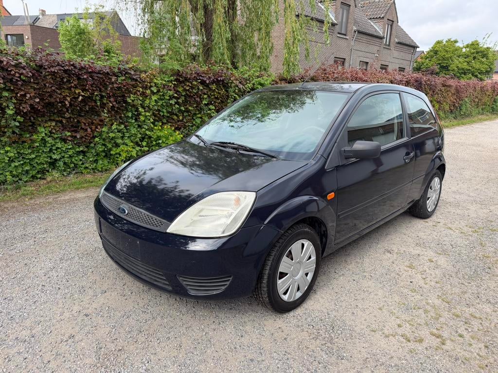Ford Fiesta 1.3 benzine 51 Kw,Bj 11/2004,Euro 4, Auto's, Voorwielaandrijving, Stof, Blauw, Grijs