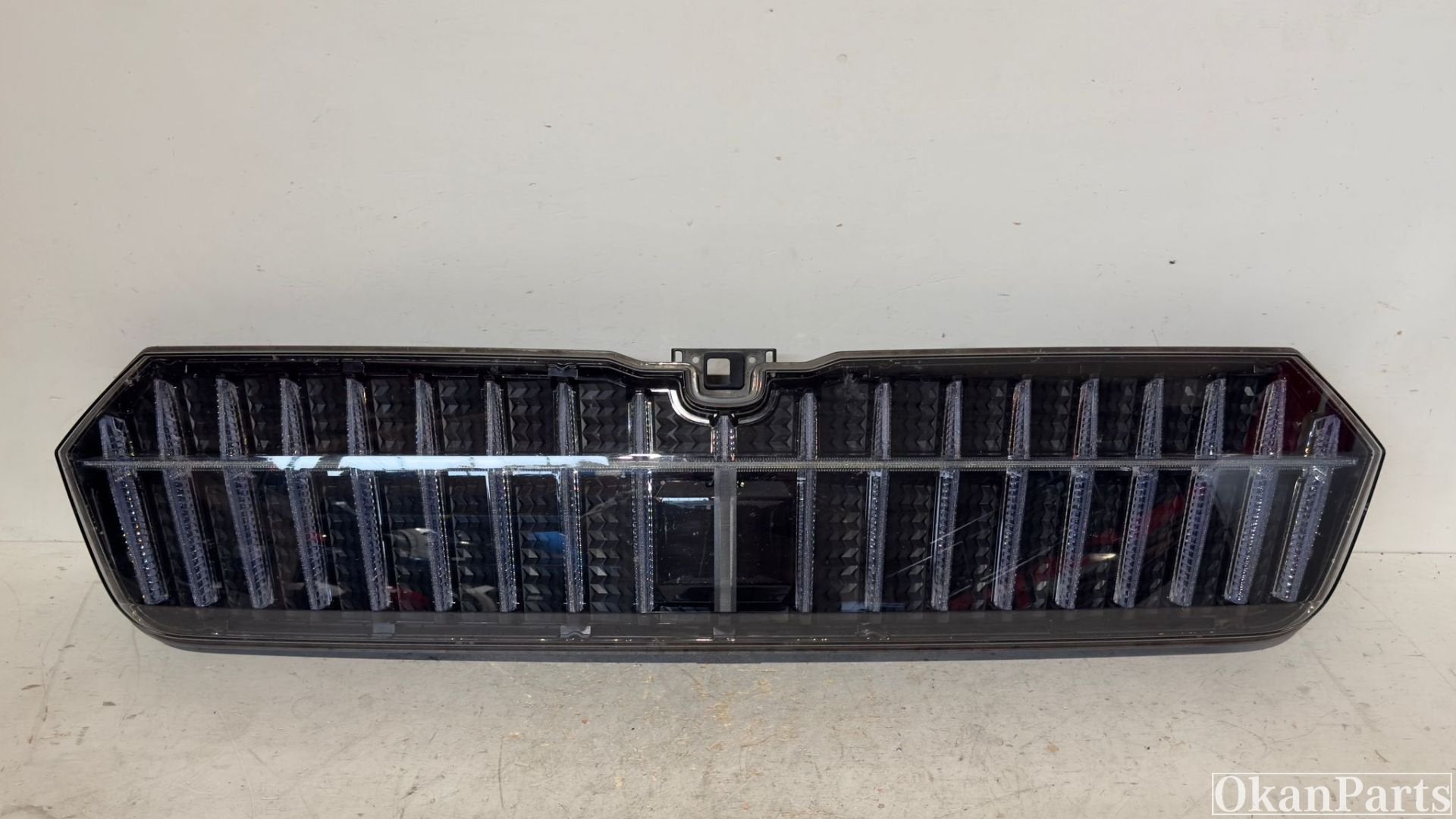 Skoda Enyaq iV LED Grille 5LA941107A, Info@fabrikant.eu, Fabrikant BV, Gebruikt, Fabrikantstraat 1
1000 AA  Amsterdam, NL