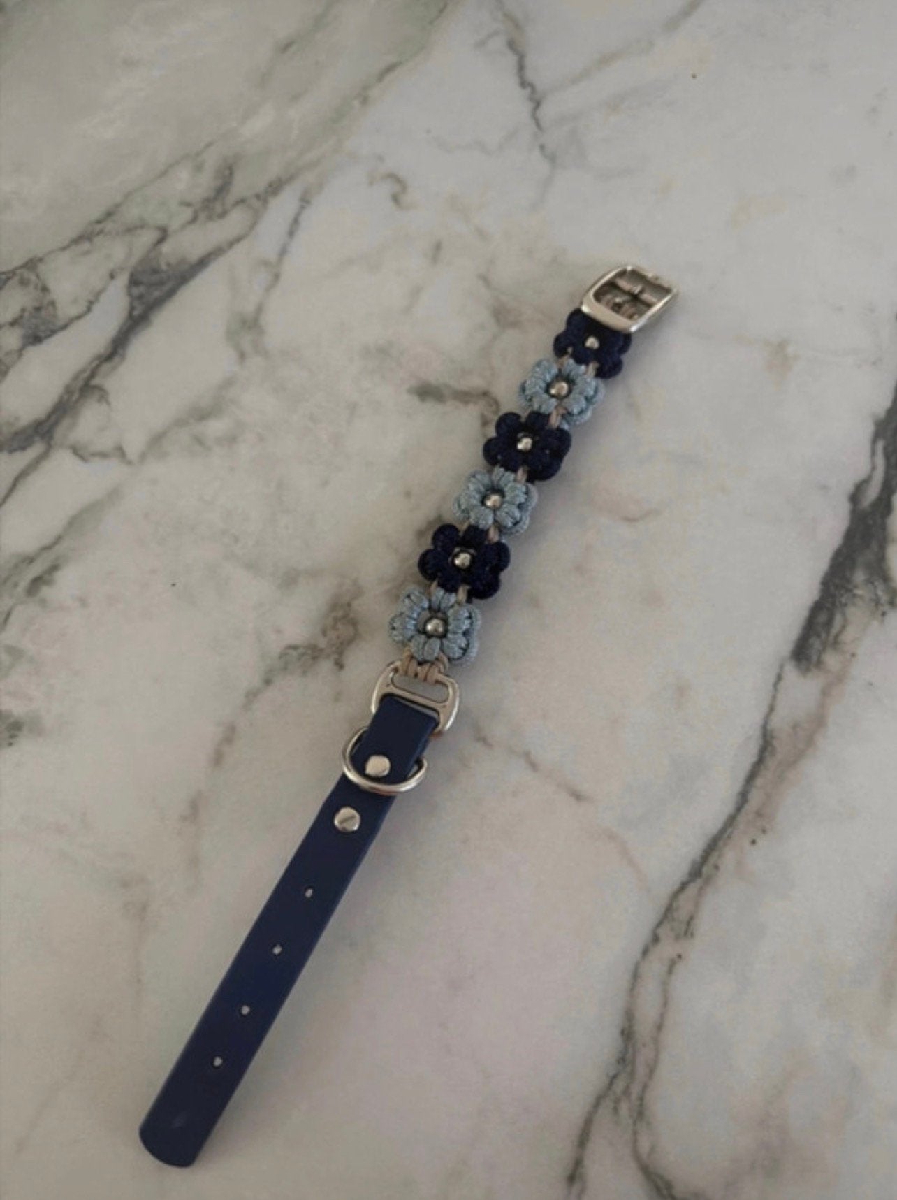 halsband bloemen hond, Enlèvement, Comme neuf