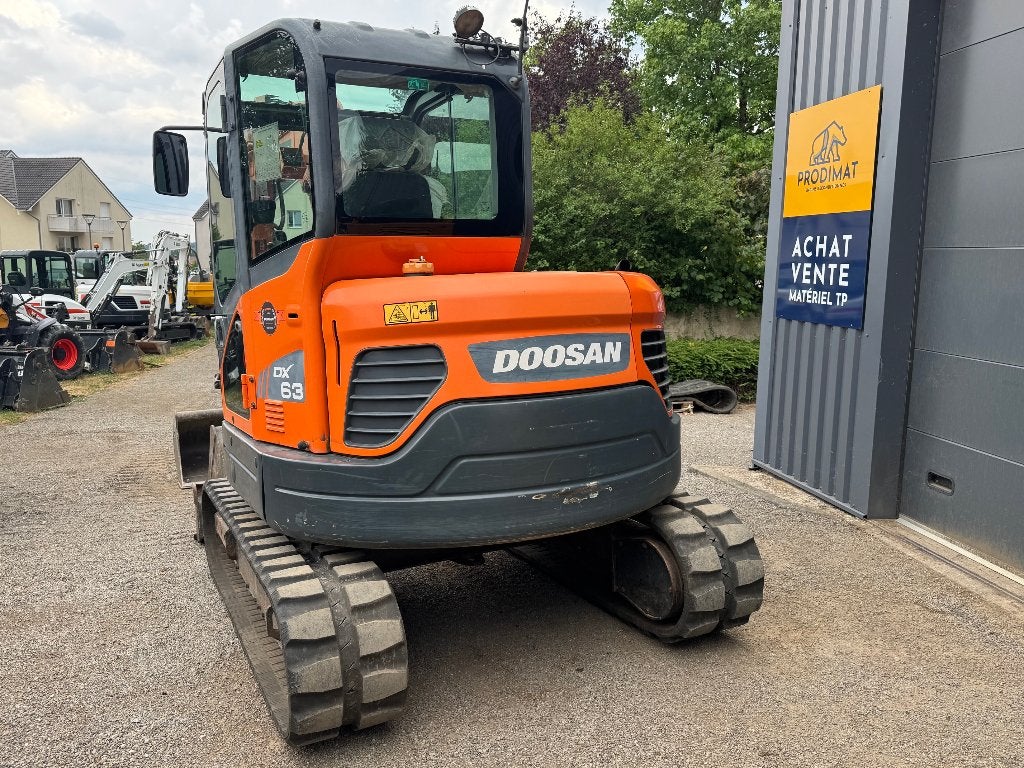 DOOSAN DX63-3 - Révisée - chenilles neuves, Enlèvement, Excavatrice