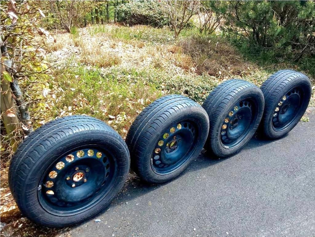 4 bons pneus été 205/55-16, VW entraxe 5x112, Pneus et Jantes, 16 pouces, Pneus été, 205 mm
