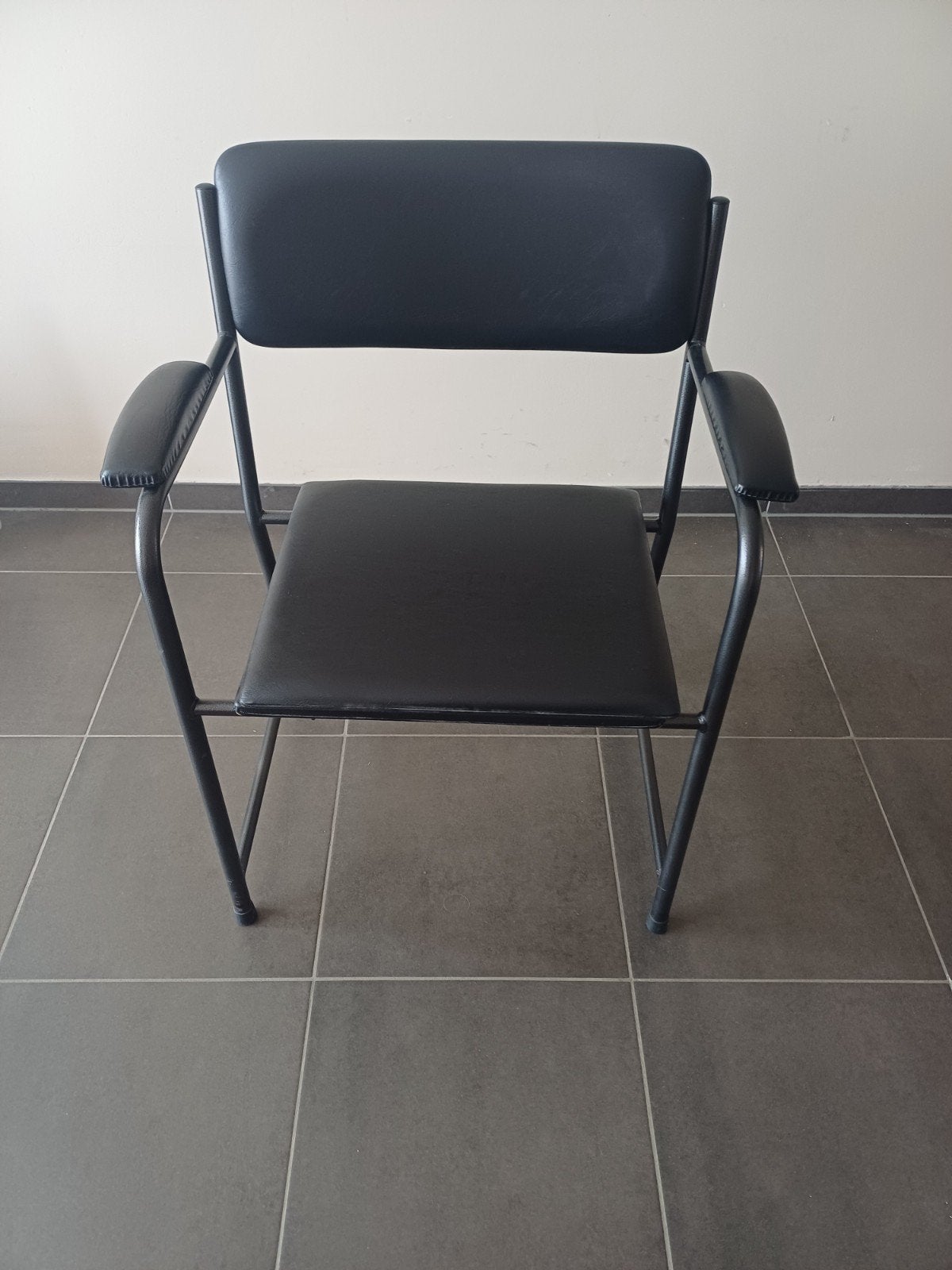 chaise caca, Enlèvement