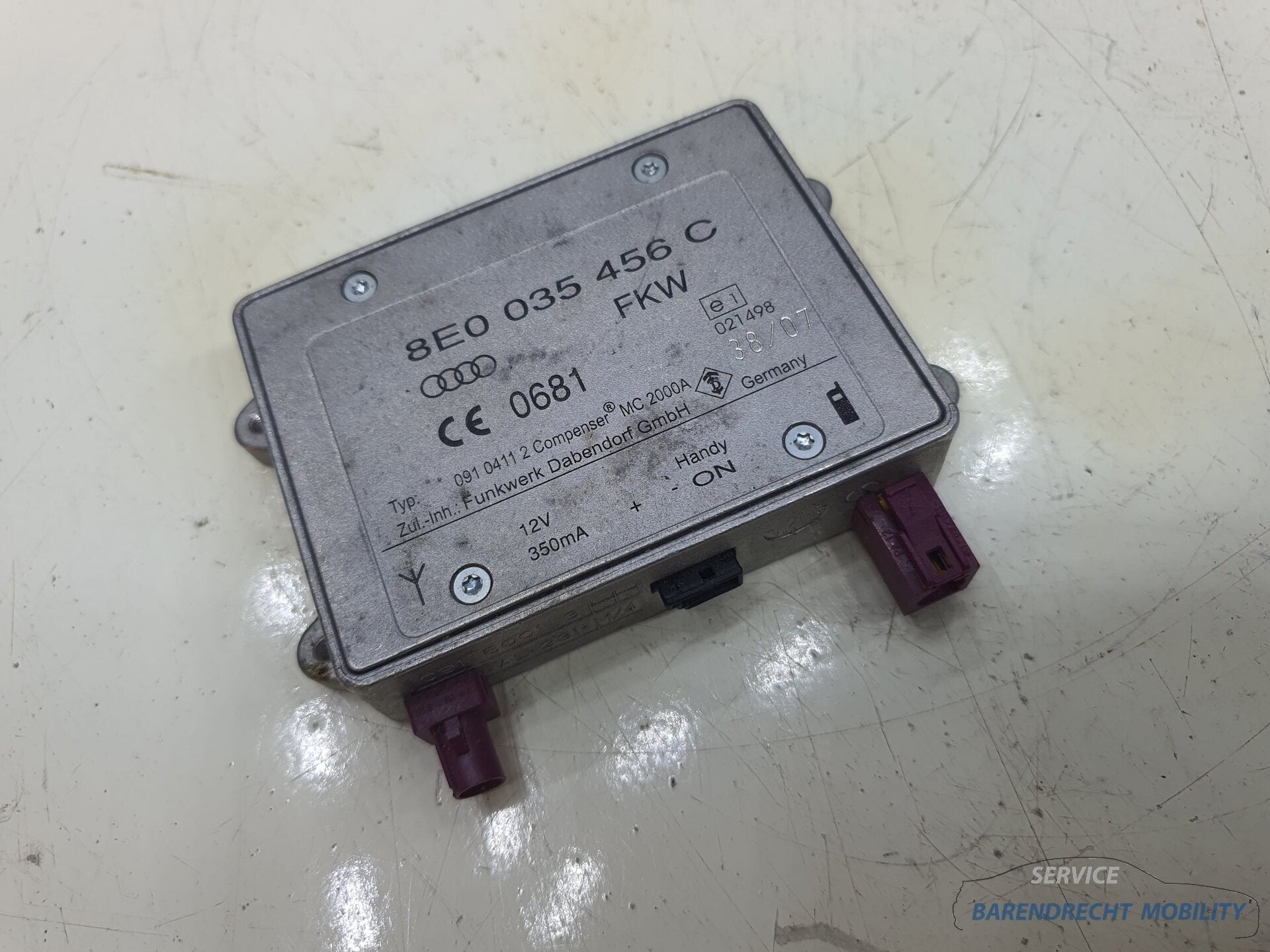 Amplificateur d'antenne Audi A3 A4 A5 A6 TT 8E0035456C origi, AUDI AG, Auto-Union-Strasse 1
85045  Ingolstadt, DE, Audi, Utilisé