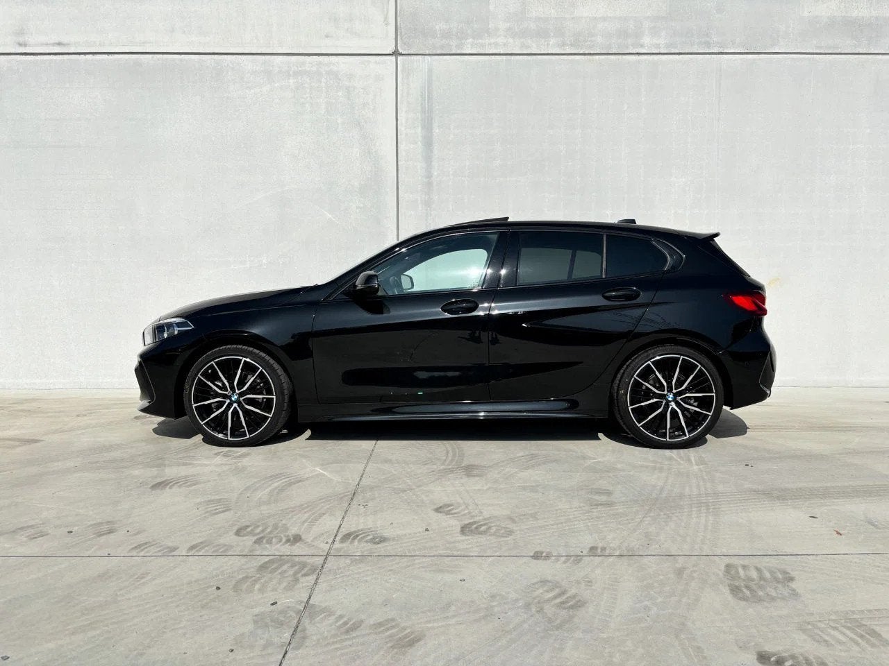 BMW 1-serie 118i | M-Pack | Leasing (bj 2024, automaat), Auto's, 1 Reeks, Gebruikt, Euro 6, 136 pk