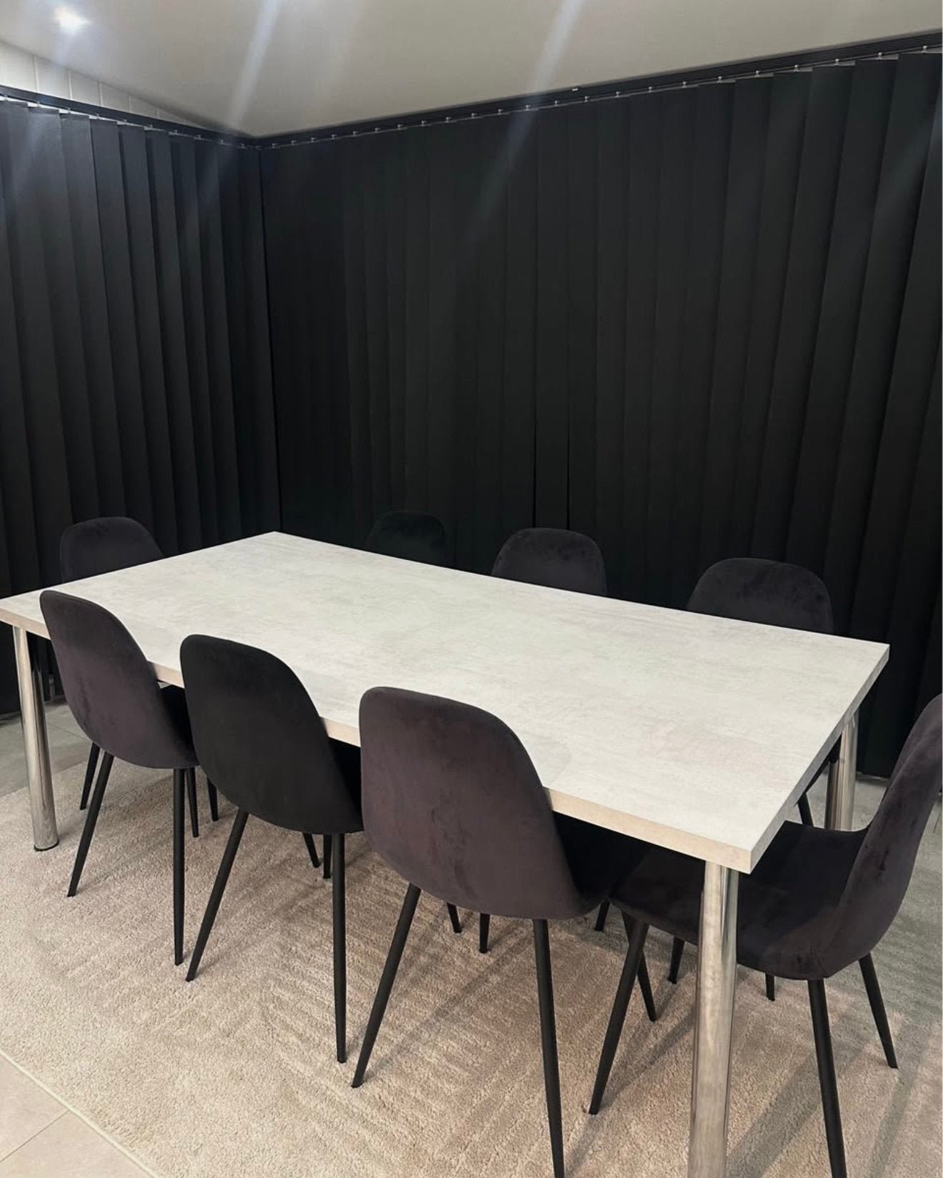 Eettafel met 8 stoelen, Zakelijke goederen, Horeca | Meubilair en Inrichting, Ophalen, Nieuw zonder verpakking, Meubilair