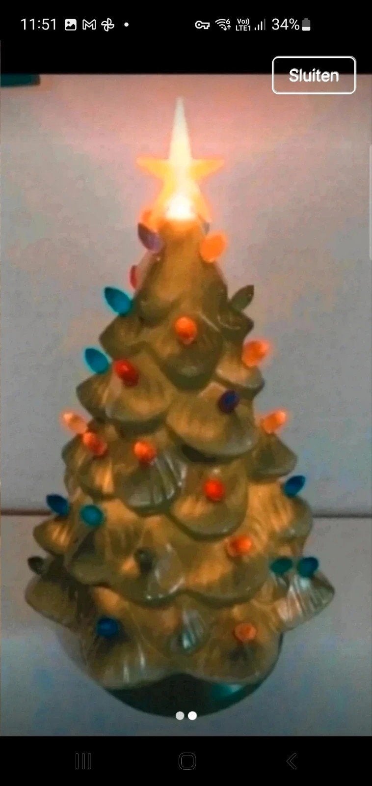 beau grand sapin de Noël avec des lumières de différentes co, Enlèvement ou Envoi