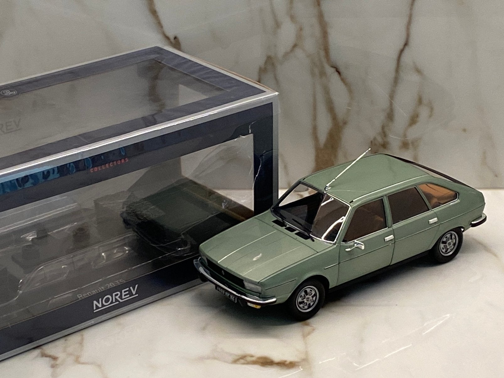 Norev Renault 20 TS - 1978 - 1:18, Hobby & Loisirs créatifs, Voitures miniatures | 1:18, Enlèvement ou Envoi, Comme neuf, Voiture