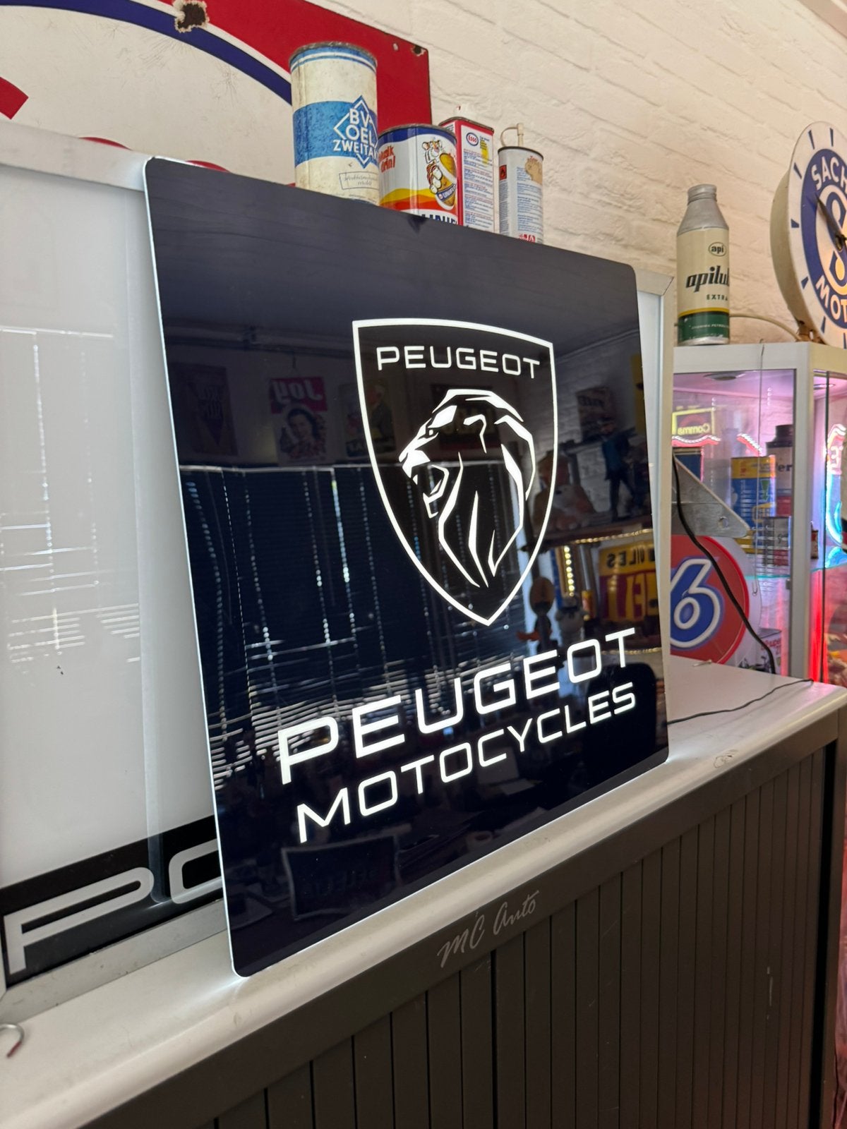 PEUGEOT Motocycles reclame lichtbak, Ophalen of Verzenden, Gebruikt, Lichtbak of (neon) lamp