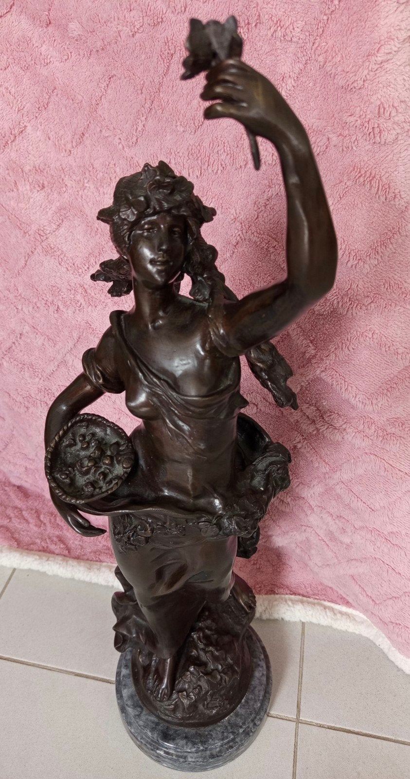 Grote bronzen beeld op marmeren voet. 74 cm, Ophalen