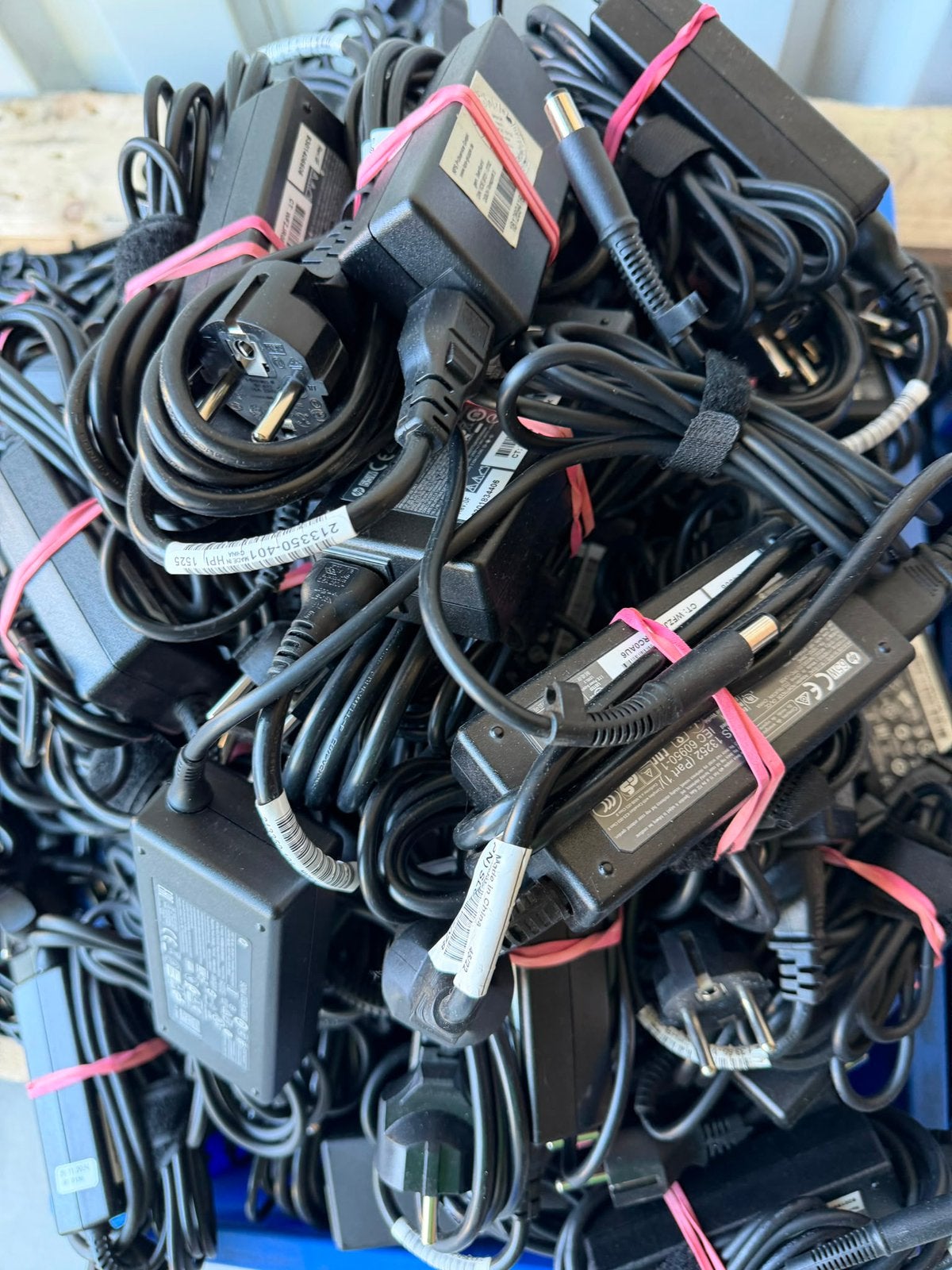Chargeurs HP & Dell 65w/90w, Computers en Software, Laptop-opladers, Ophalen, Zo goed als nieuw