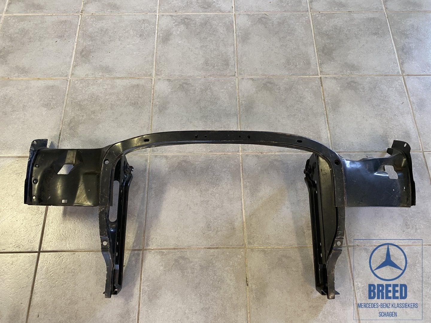 NOS voorkop / voorfront voor Mercedes-Benz W114 W115 /8, -, Nieuw, Ophalen of Verzenden, Bumper