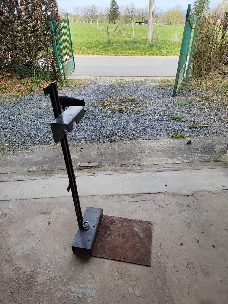 Support poste a souder ou bonbonne