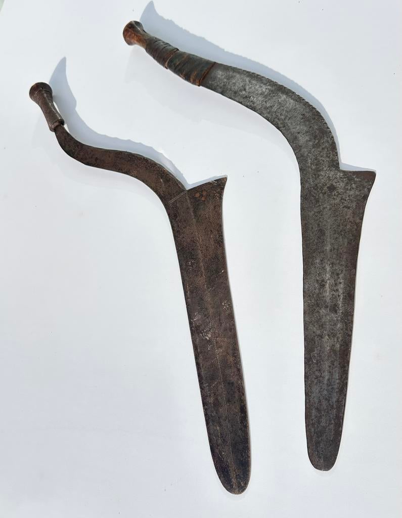 Collection de faucilles N'GOMBÉ Bero Anthropologue, Envoi