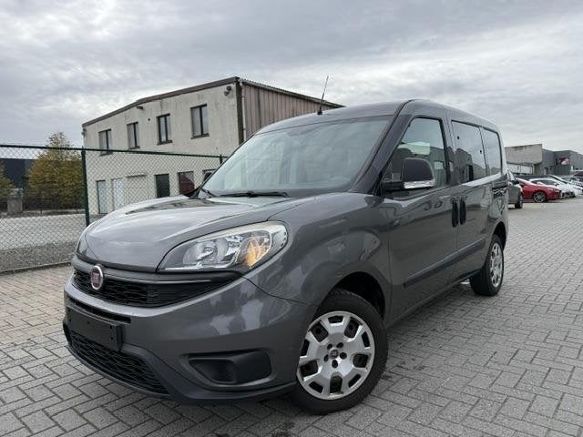 Fiat Doblo 1.4 Benzine Rolstoel Invalide Mindervalide TPMR, Auto's, Voorwielaandrijving, Monovolume, Gebruikt, 4 cilinders