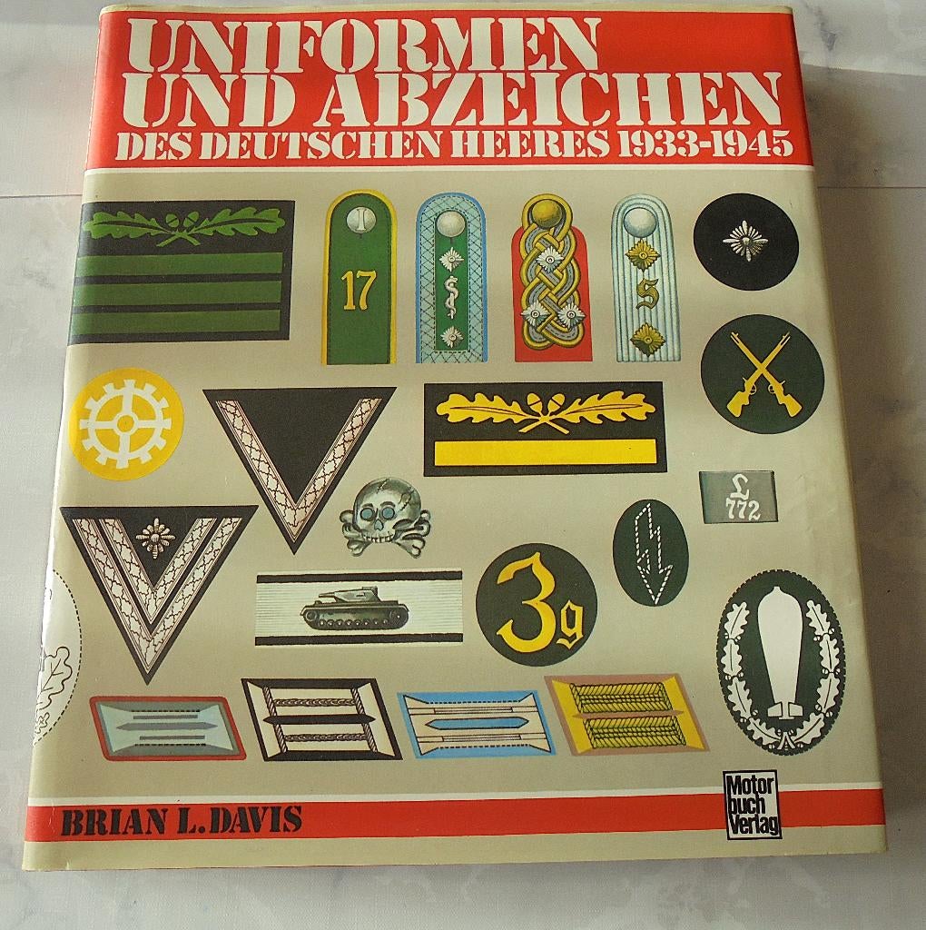 boek Duitse uniformen und abzeichen 1933-1945, Verzamelen, Ophalen of Verzenden, Landmacht, Boek of Tijdschrift
